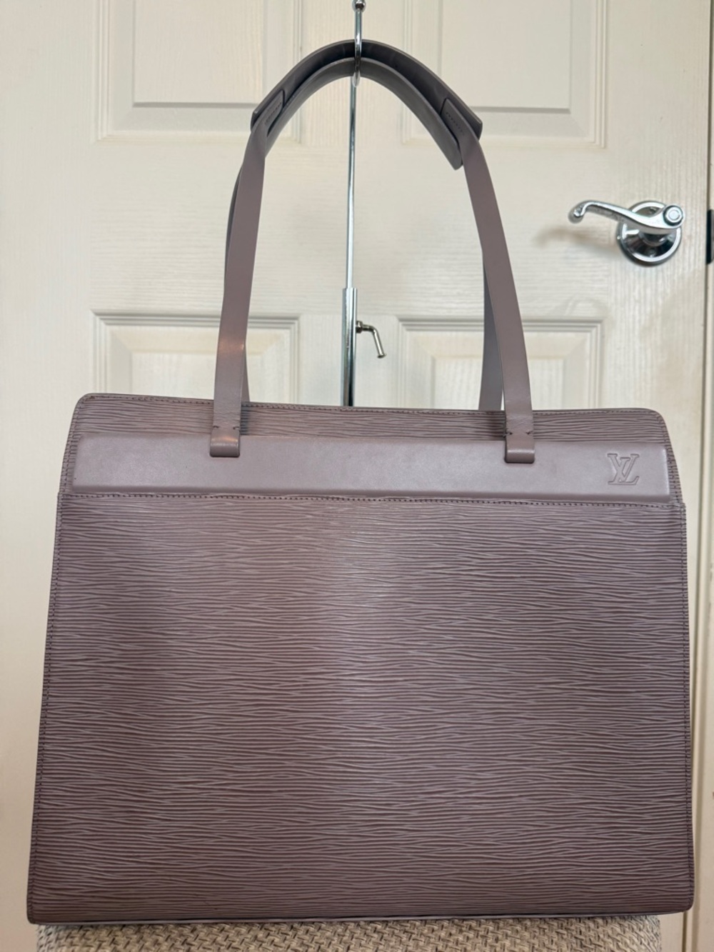 LOUIS VUITTON EPI CROISETTE LILAC BAG